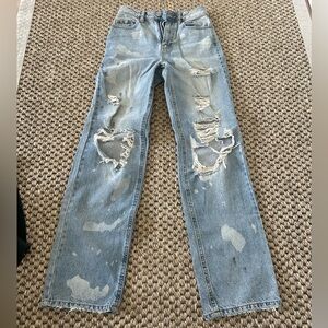Pacsun ripped 90s boyfriend with print jeans. Size 24.